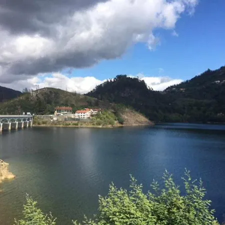 Casa De Granito Charmosa * Vieira do Minho