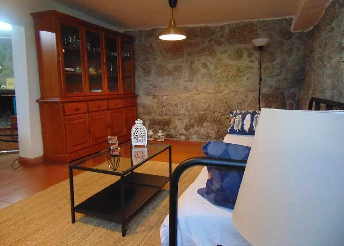 Casa De Granito Charmosa * 비에이라도미노